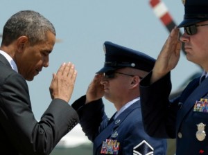 obama_air_force_salute_AP